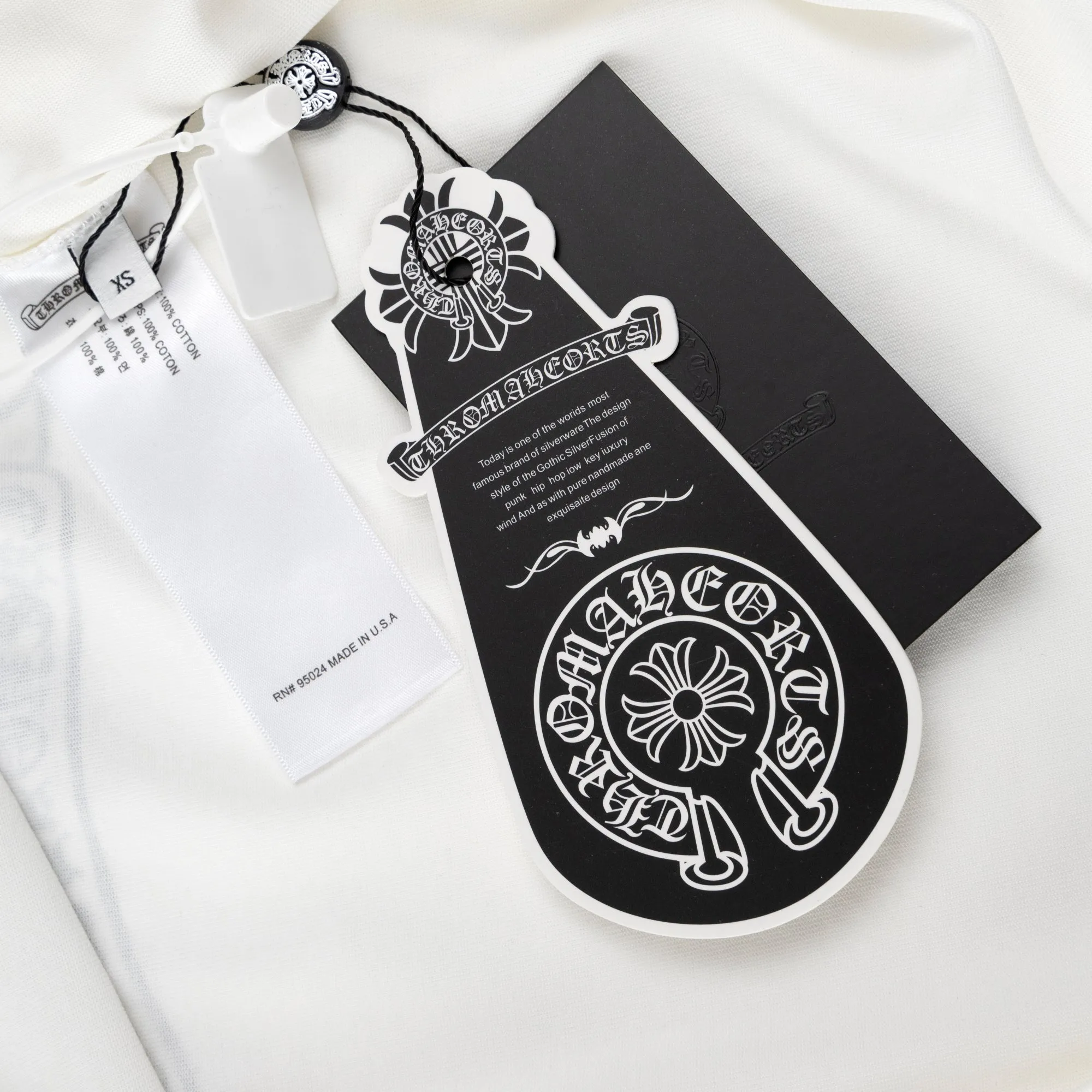 🅿️180 Style No. S023 CH Crow Heart Sanskrit Cross Heavy Embroidery Round Neck Short Sleeve Embroidery Full Packaging Complete with Three Standards Original Matching Accessories 1:1 Main Marking Technology Very High-end It Has Been Preshrunk at High Temperatures and Will Not Deform After Repeated Washing Pure Cotton 280g High Weight 32 Count Double Yarn No Pilling No Fading Comfortable and Breathable Matching 1x1 Thread in the Same Cylinder Oversize Loose Version Can wear up to 220 pounds Color: White Black Size: XS-L